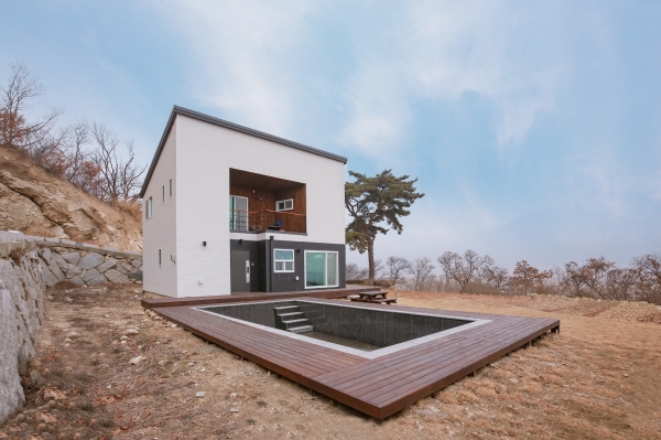 ⓒ 공간제작소 완공사례_인천 강화군 수영장 있는 모듈러주택