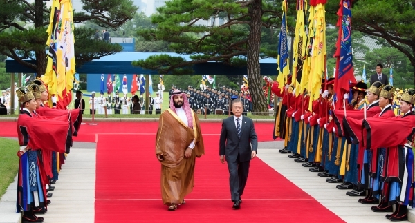 문재인 대통령과 사우디아라비아의 무함마드 왕세자 겸 부총리는 지난 6월 83억 달러 규모의 경제협력 양해각서(MOU)를 체결했다. ⓒ효자동 사진관